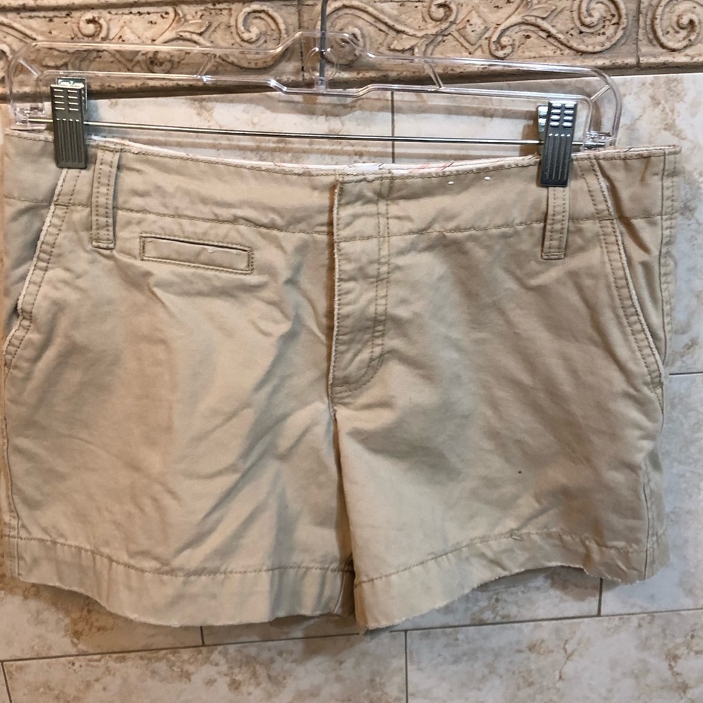 Women’s tan khaki shorts